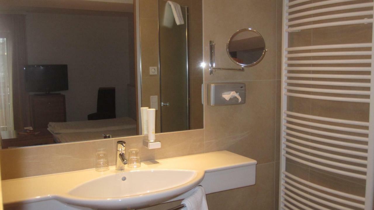 Hotel Badhaus زيل أم سي الغرفة الصورة